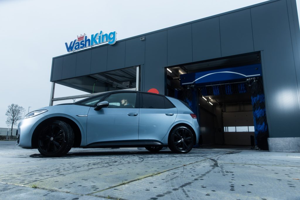 Tankstation- en carwashbedrijf Marees bouwt op bedrijventerrein Zevenhuis in Zwaag (NH) de zevende vestiging van zijn carwashformule WashKing.